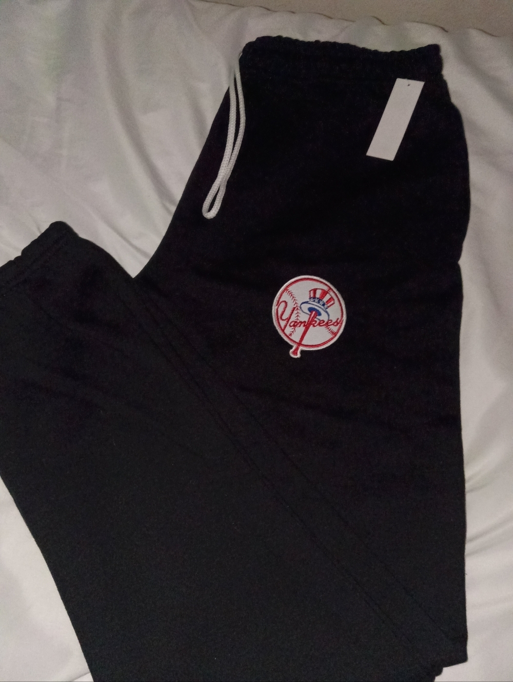 New York Yankees Men's Athletic Joggers Sweatpants NWT.... embroidered team gra